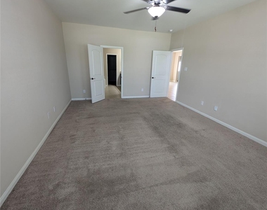 21210 Echo Manor Drive - Photo Thumbnail 6