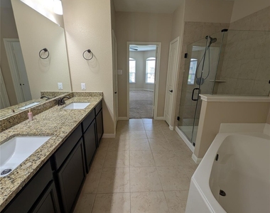 21210 Echo Manor Drive - Photo Thumbnail 9