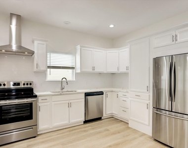 3515 Delhi Street - Photo Thumbnail 8