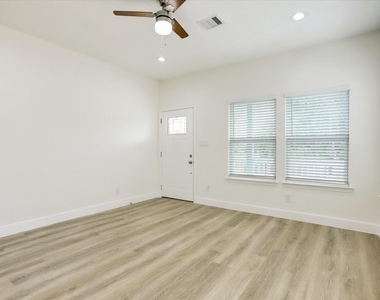 3515 Delhi Street - Photo Thumbnail 5