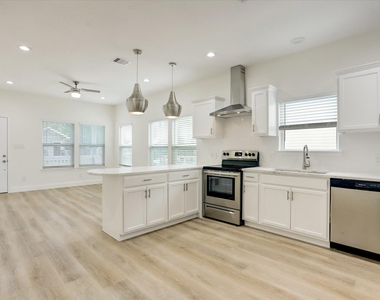3515 Delhi Street - Photo Thumbnail 9