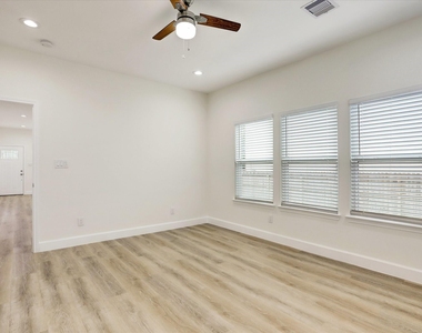 3515 Delhi Street - Photo Thumbnail 17