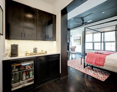2521 Westgate Drive - Photo Thumbnail 4