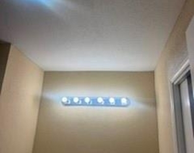 7118 Redding Road - Photo Thumbnail 5