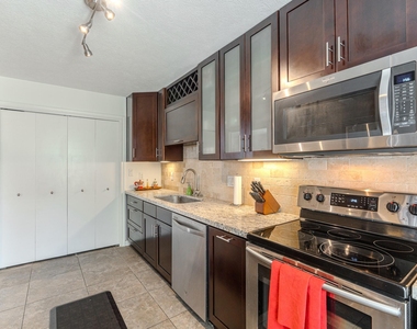 6339 Del Monte Drive Sw - Photo Thumbnail 8