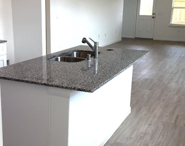 26073 Hampshire Drive - Photo Thumbnail 3