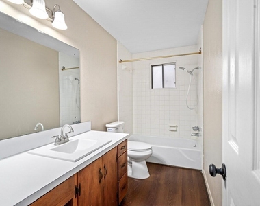 401 E Main Street - Photo Thumbnail 13