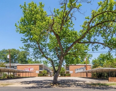 401 E Main Street - Photo Thumbnail 14