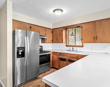 401 E Main Street - Photo Thumbnail 9