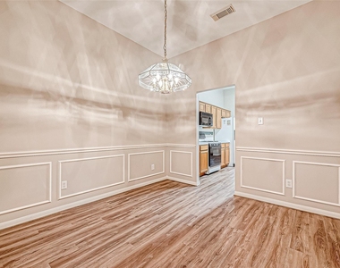 1524 Robin Avenue - Photo Thumbnail 7