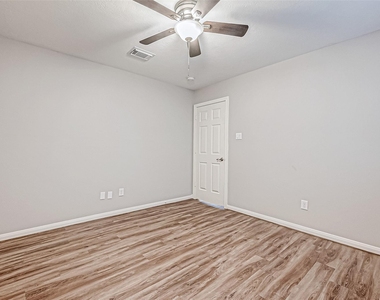 1524 Robin Avenue - Photo Thumbnail 23