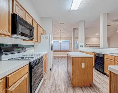 1524 Robin Avenue - Photo Thumbnail 8