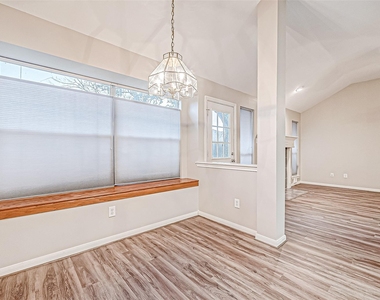 1524 Robin Avenue - Photo Thumbnail 12