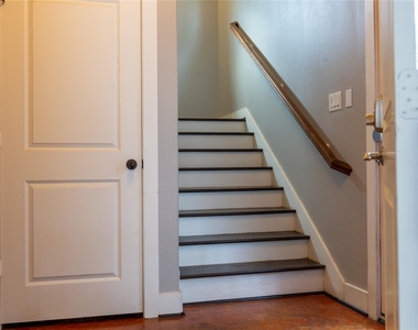 2903 Blodgett Street - Photo Thumbnail 5