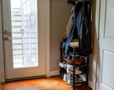 2903 Blodgett Street - Photo Thumbnail 4