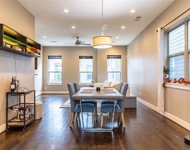 2903 Blodgett Street - Photo Thumbnail 9