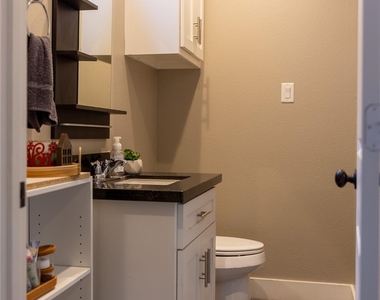 2903 Blodgett Street - Photo Thumbnail 14