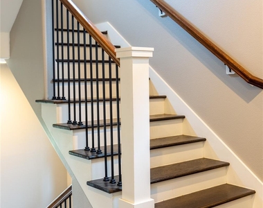 2903 Blodgett Street - Photo Thumbnail 13