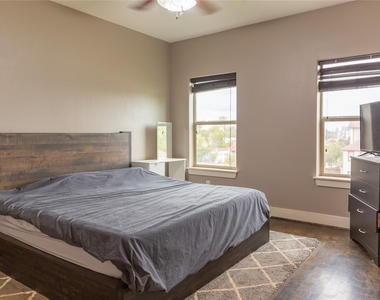2903 Blodgett Street - Photo Thumbnail 15