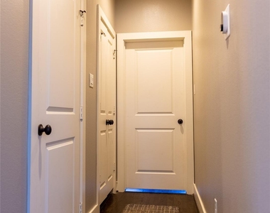 2903 Blodgett Street - Photo Thumbnail 17