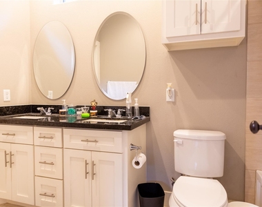 2903 Blodgett Street - Photo Thumbnail 21