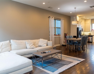 2903 Blodgett Street - Photo Thumbnail 12