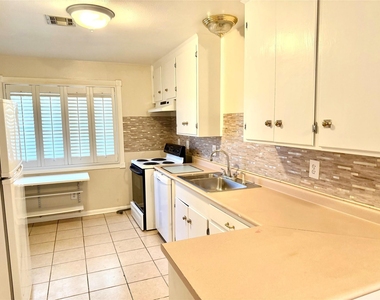 4275 Bethel Boulevard - Photo Thumbnail 10