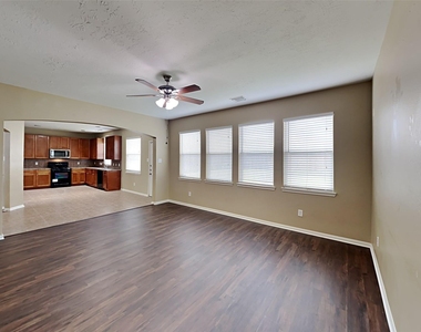 1927 Makenna Lane - Photo Thumbnail 3