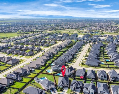 28646 Monarch Cliffs Drive - Photo Thumbnail 6
