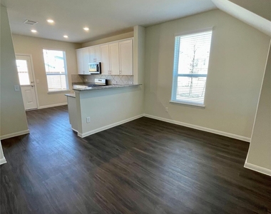 11738 Armadale Dr - Photo Thumbnail 6