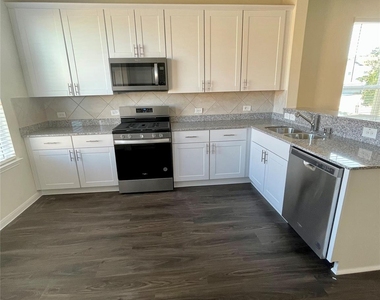 11738 Armadale Dr - Photo Thumbnail 7