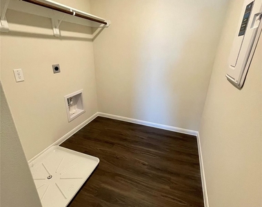 11738 Armadale Dr - Photo Thumbnail 15