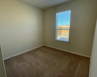 11738 Armadale Dr - Photo Thumbnail 8