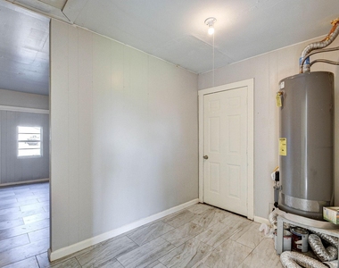 131 Lakewood Drive - Photo Thumbnail 19