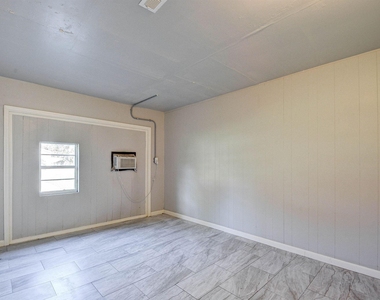 131 Lakewood Drive - Photo Thumbnail 18
