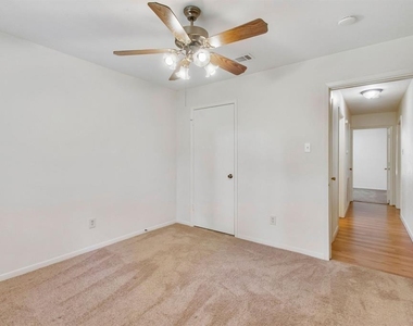 2106 Wickburn Drive - Photo Thumbnail 12