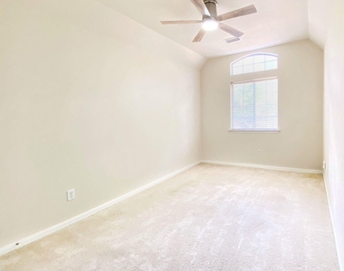 54 Alderon Woods Place - Photo Thumbnail 36