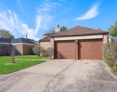 4330 Willow Beach Drive - Photo Thumbnail 2
