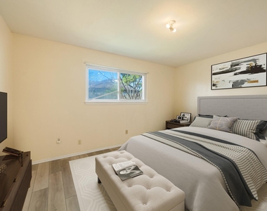 4330 Willow Beach Drive - Photo Thumbnail 28