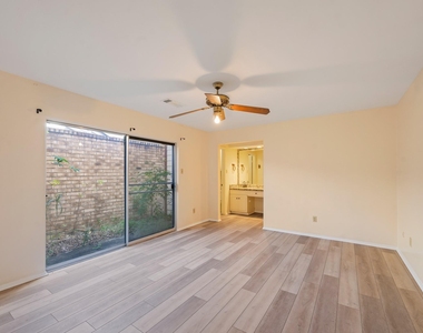 4330 Willow Beach Drive - Photo Thumbnail 17
