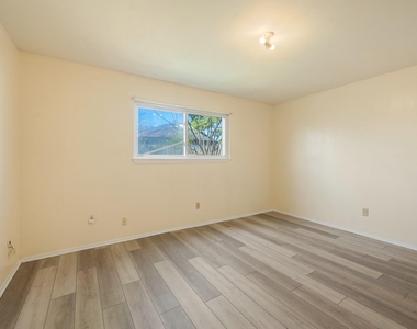 4330 Willow Beach Drive - Photo Thumbnail 29
