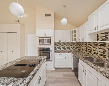 4330 Willow Beach Drive - Photo Thumbnail 13