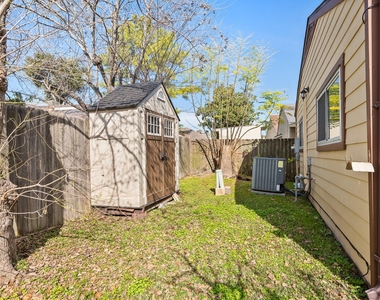 4330 Willow Beach Drive - Photo Thumbnail 33