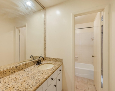 4330 Willow Beach Drive - Photo Thumbnail 23