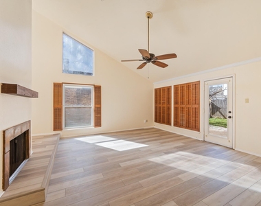4330 Willow Beach Drive - Photo Thumbnail 9