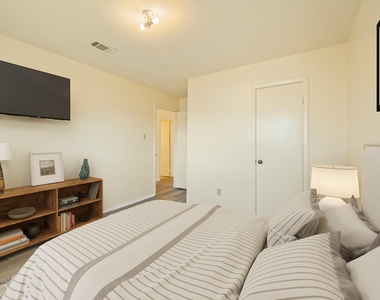 4330 Willow Beach Drive - Photo Thumbnail 26
