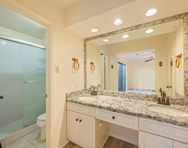 4330 Willow Beach Drive - Photo Thumbnail 21