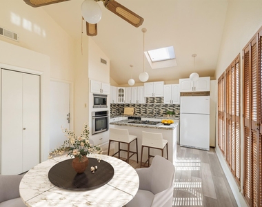 4330 Willow Beach Drive - Photo Thumbnail 3