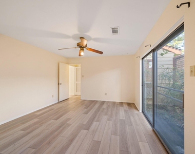 4330 Willow Beach Drive - Photo Thumbnail 19