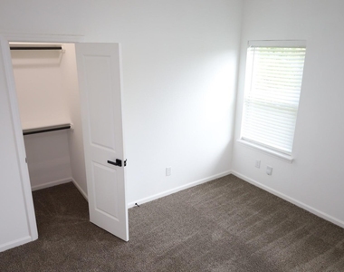 6614 Foster Street Street - Photo Thumbnail 6